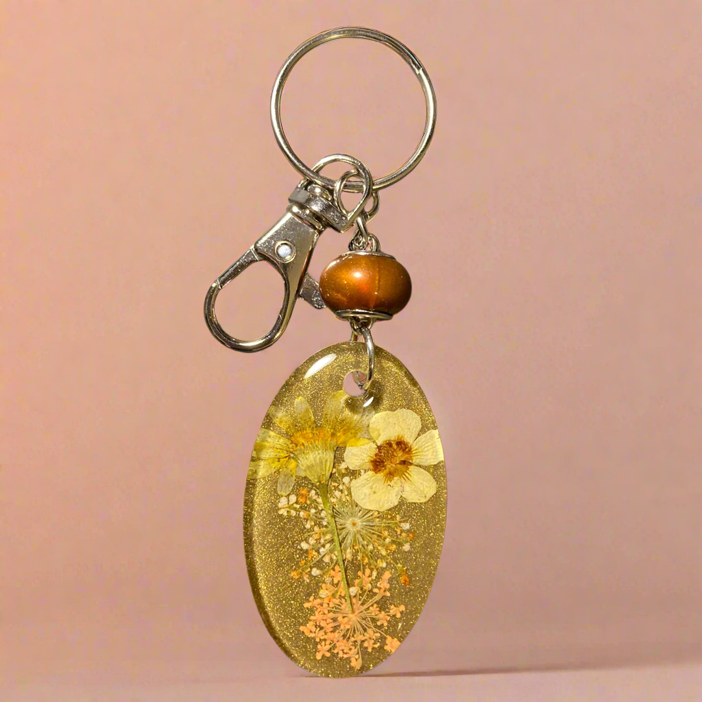 Keychains/Bag charms, bouquets made with real flowers, fall vibes