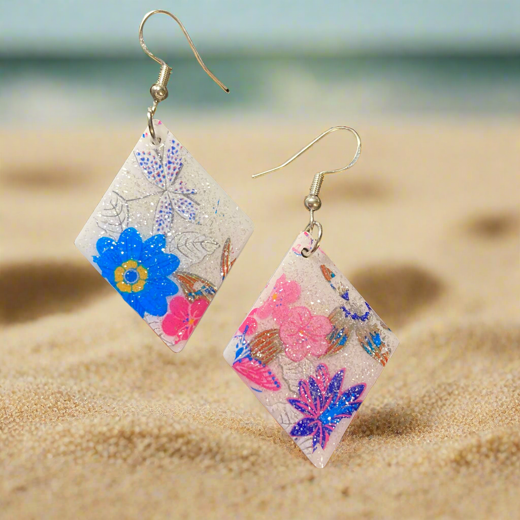 Floral drop earrings, tropical white