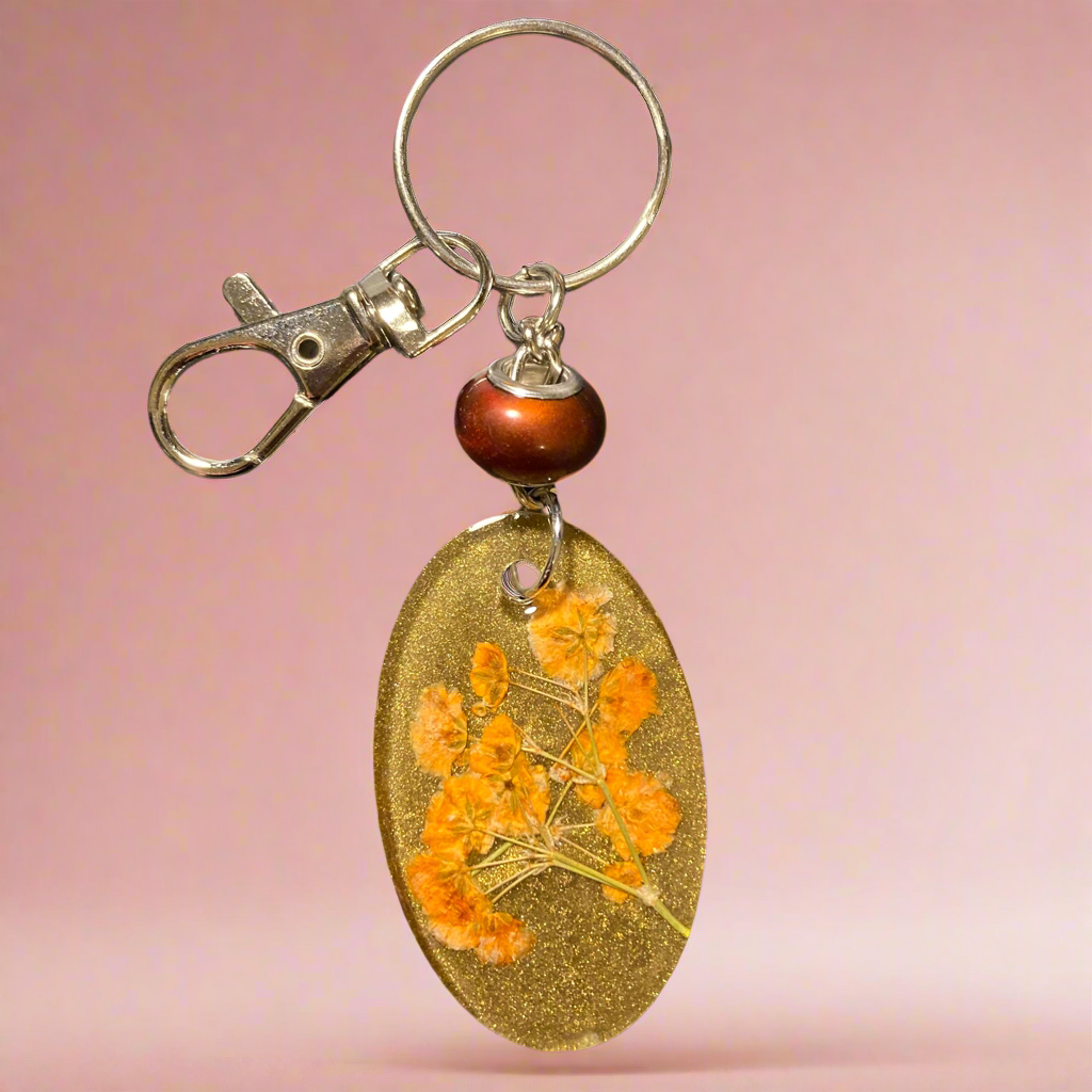 Keychains/Bag charms, bouquets made with real flowers, fall vibes