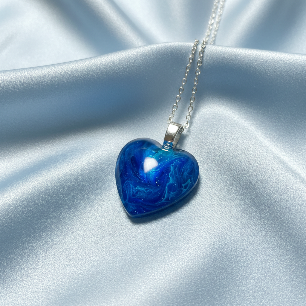 Heart pendant, blue