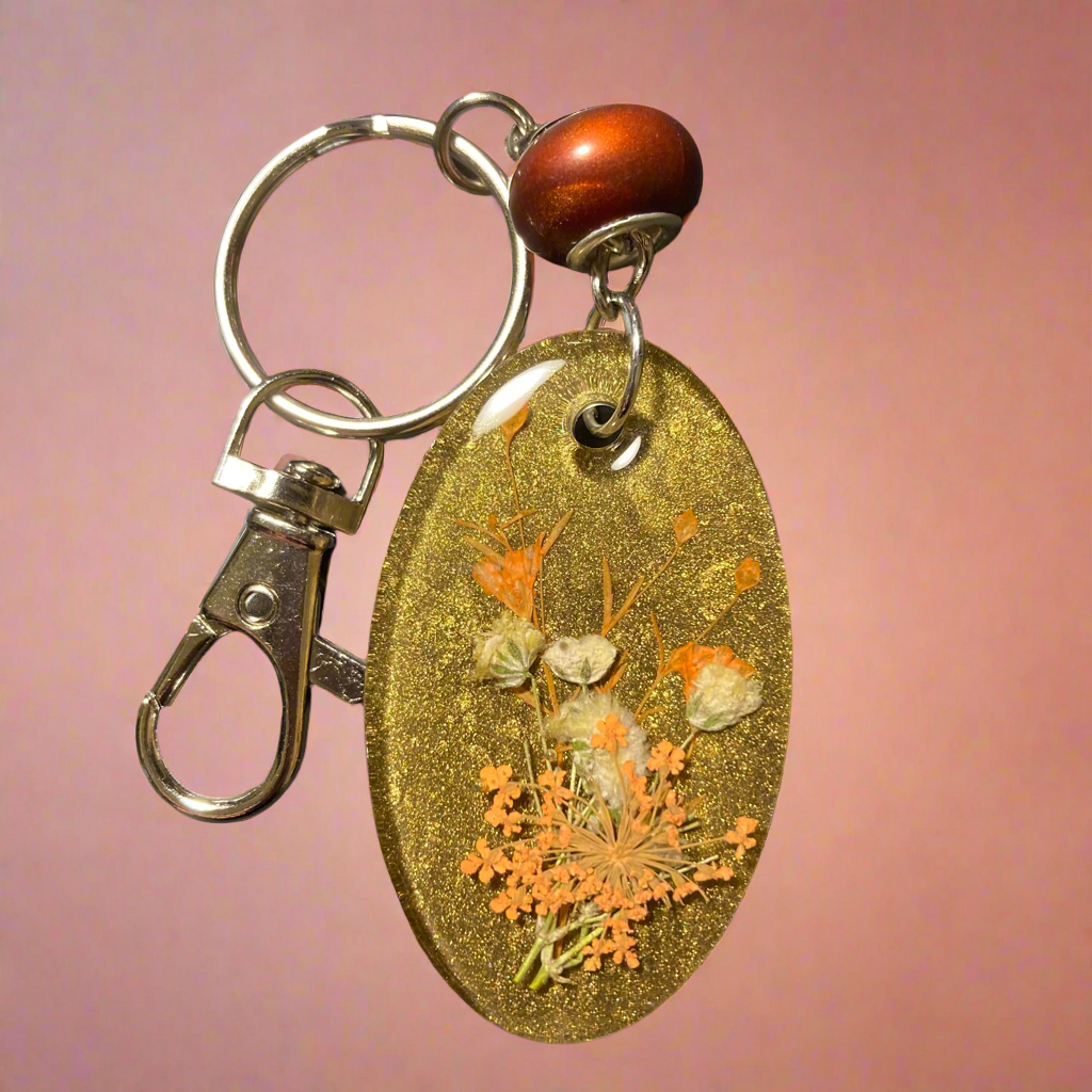 Keychains/Bag charms, bouquets made with real flowers, fall vibes