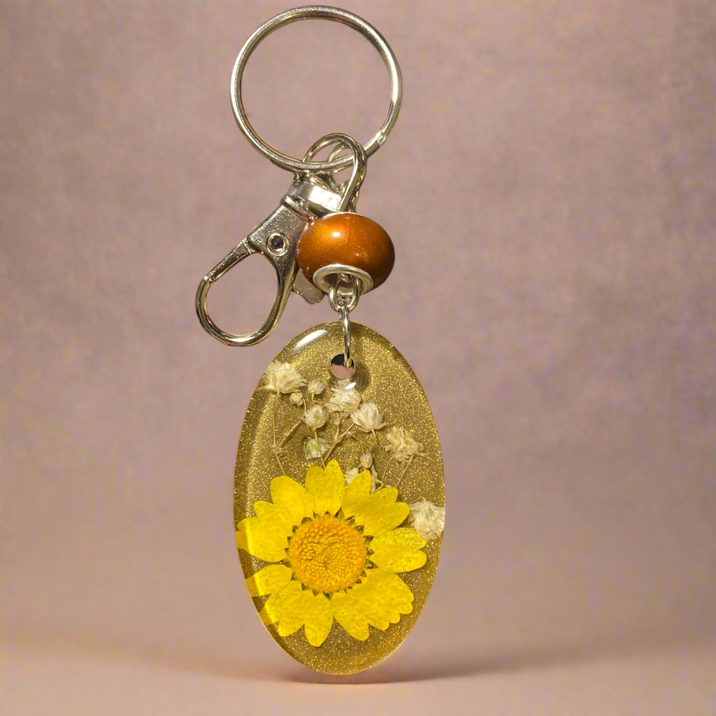 Keychains/Bag charms, bouquets made with real flowers, fall vibes
