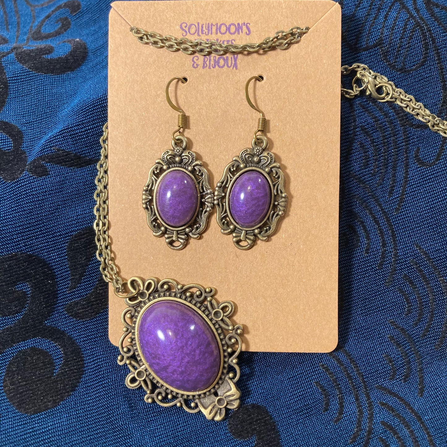 Vintage necklace and earrings set, purple