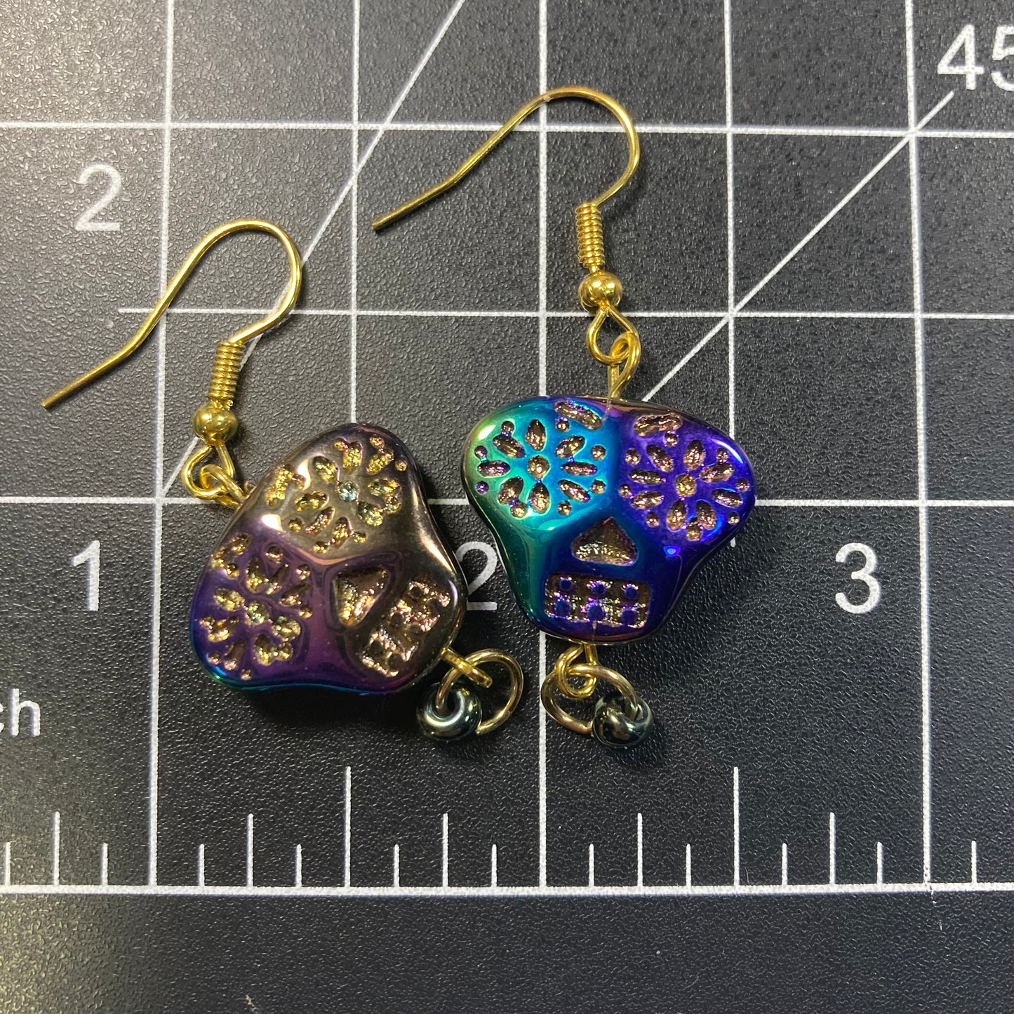 Skull Earrings, iridescent