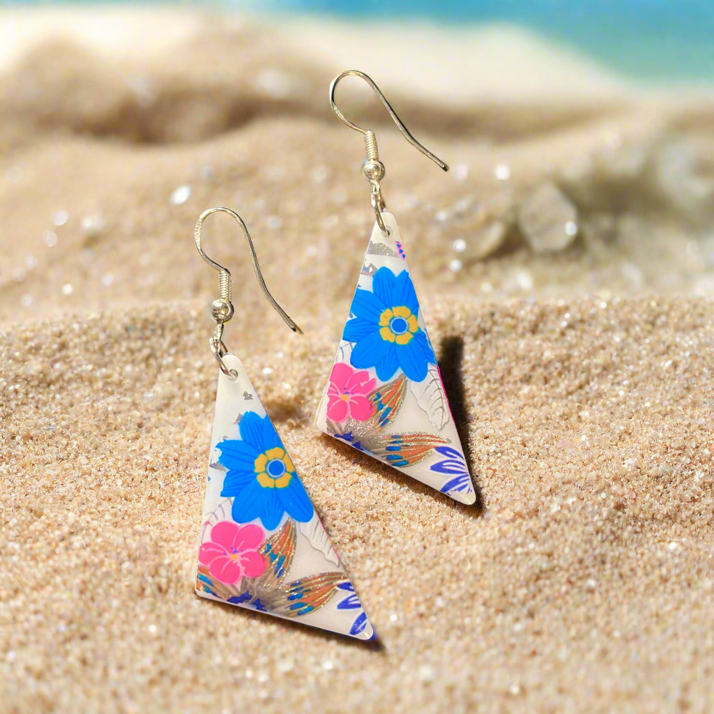 Floral drop earrings, tropical white