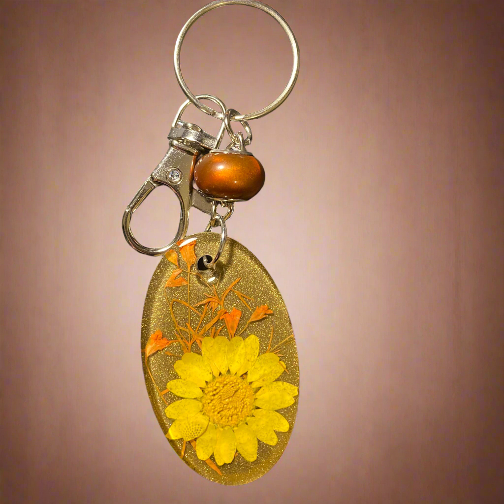 Keychains/Bag charms, bouquets made with real flowers, fall vibes