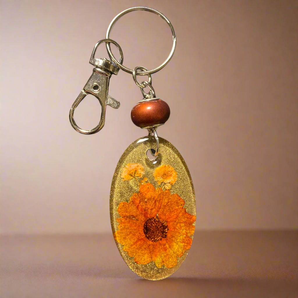 Keychains/Bag charms, bouquets made with real flowers, fall vibes
