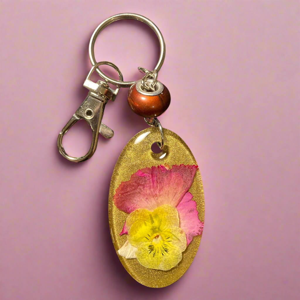 Keychains/Bag charms, bouquets made with real flowers, fall vibes