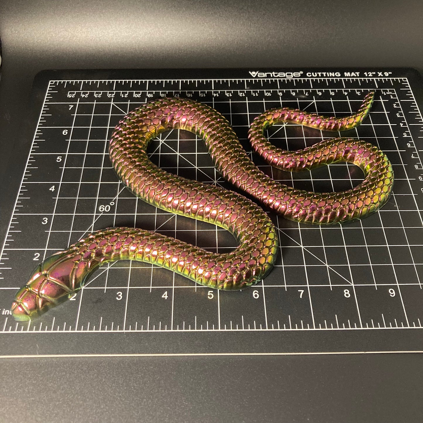 Wall decor chameleon Fuchsia Snake