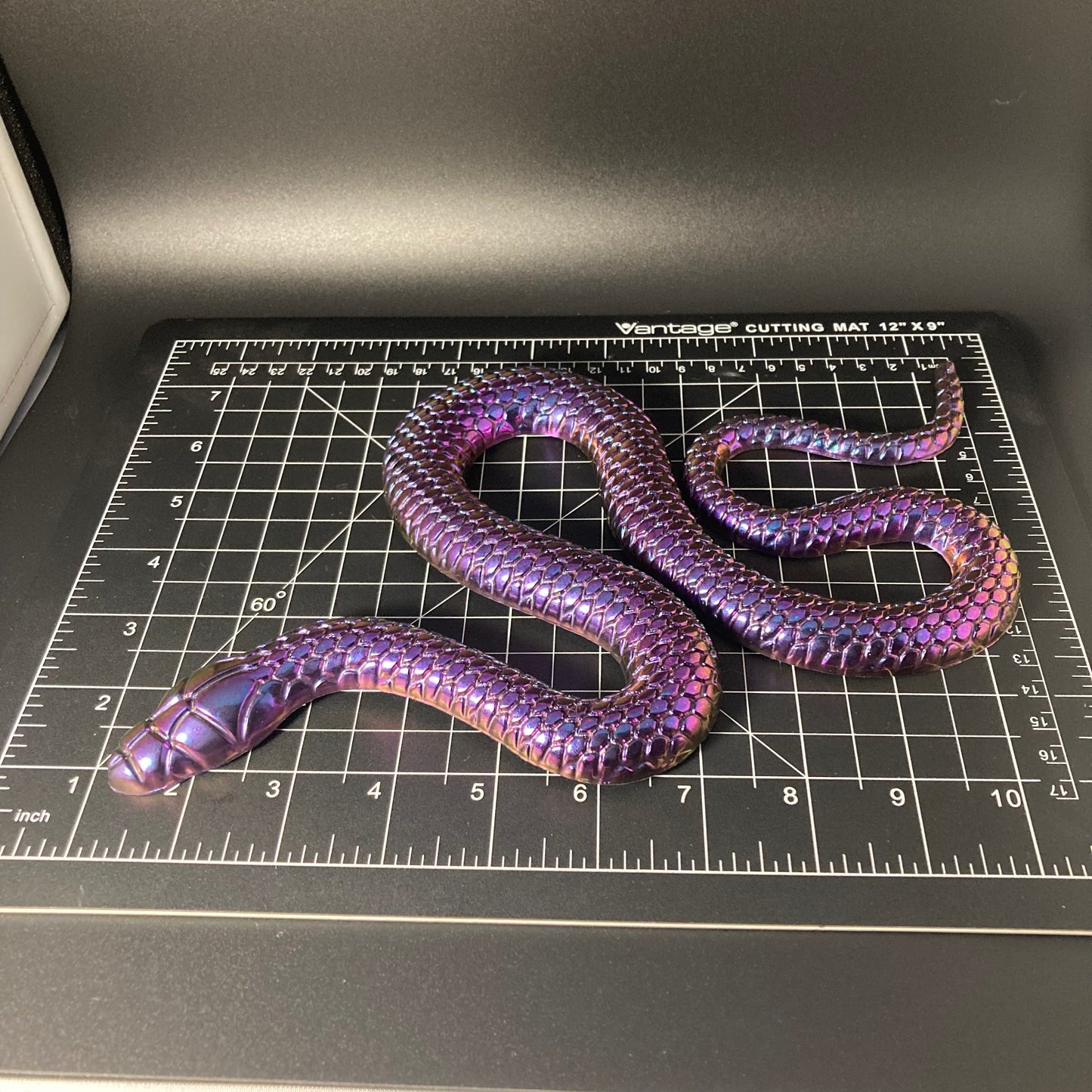 Wall decor, chameleon Violet Snake
