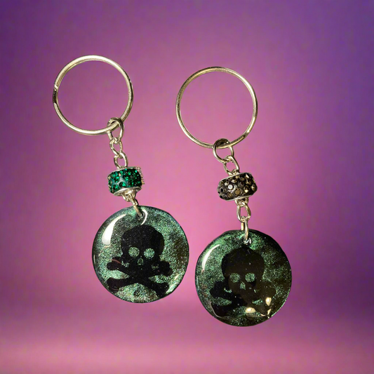 Keychain, pirate flag cross and bones