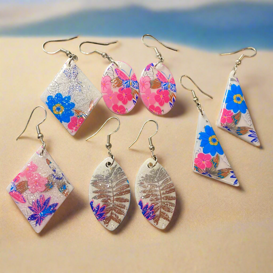Floral drop earrings, tropical white