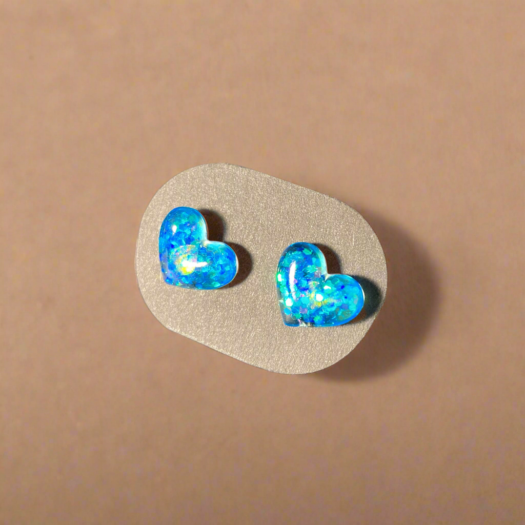 Heart stud earrings, small, blues
