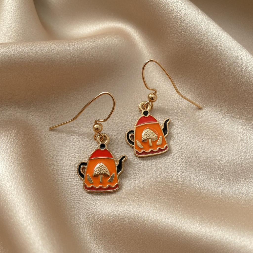 Fall earrings, cozy drinks