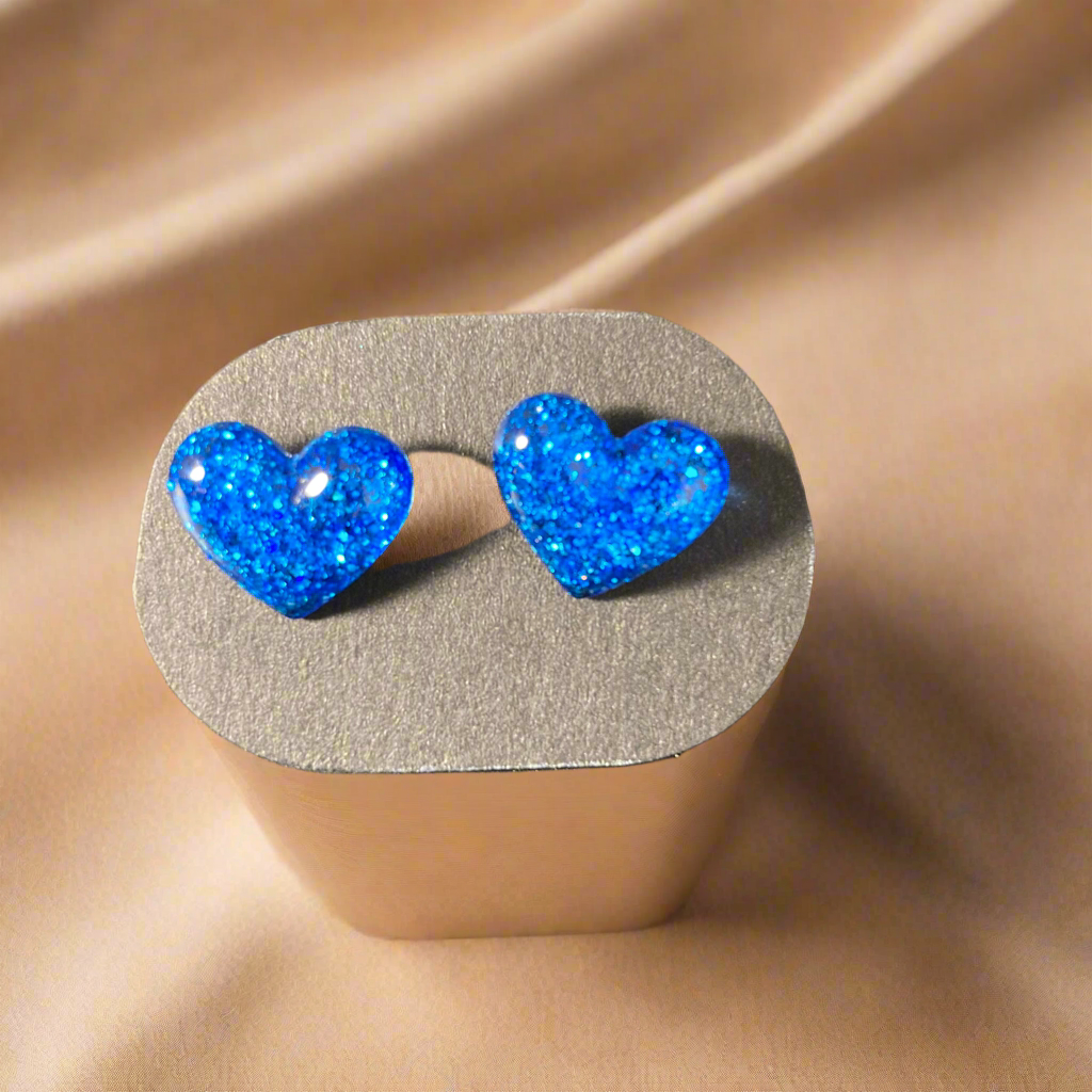 Heart stud earrings, small, blues