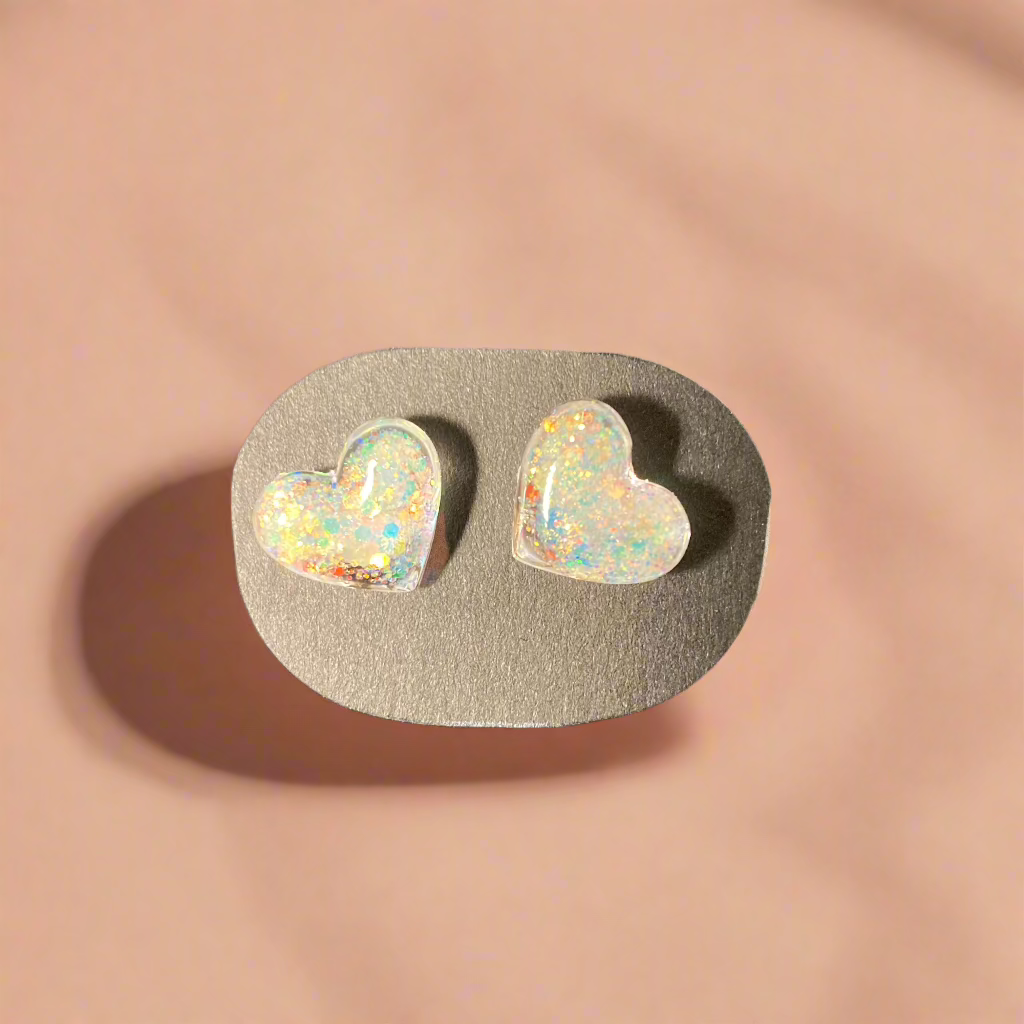 Heart stud earrings, small, black & white